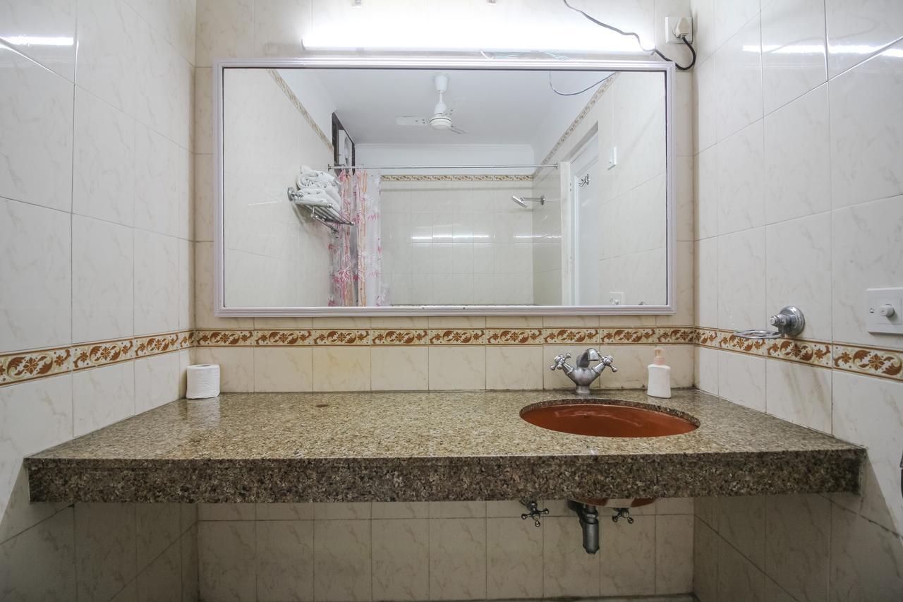 อันเดอร์ มาย รูฟ กรีนพาร์ค Bed & Breakfast นิวเดลี ภายนอก รูปภาพ